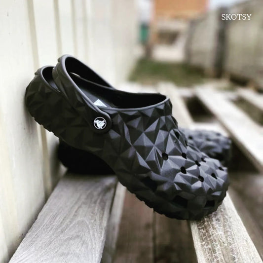 Classic Geometric Clog – Iconic Comfort with a Bold Edge